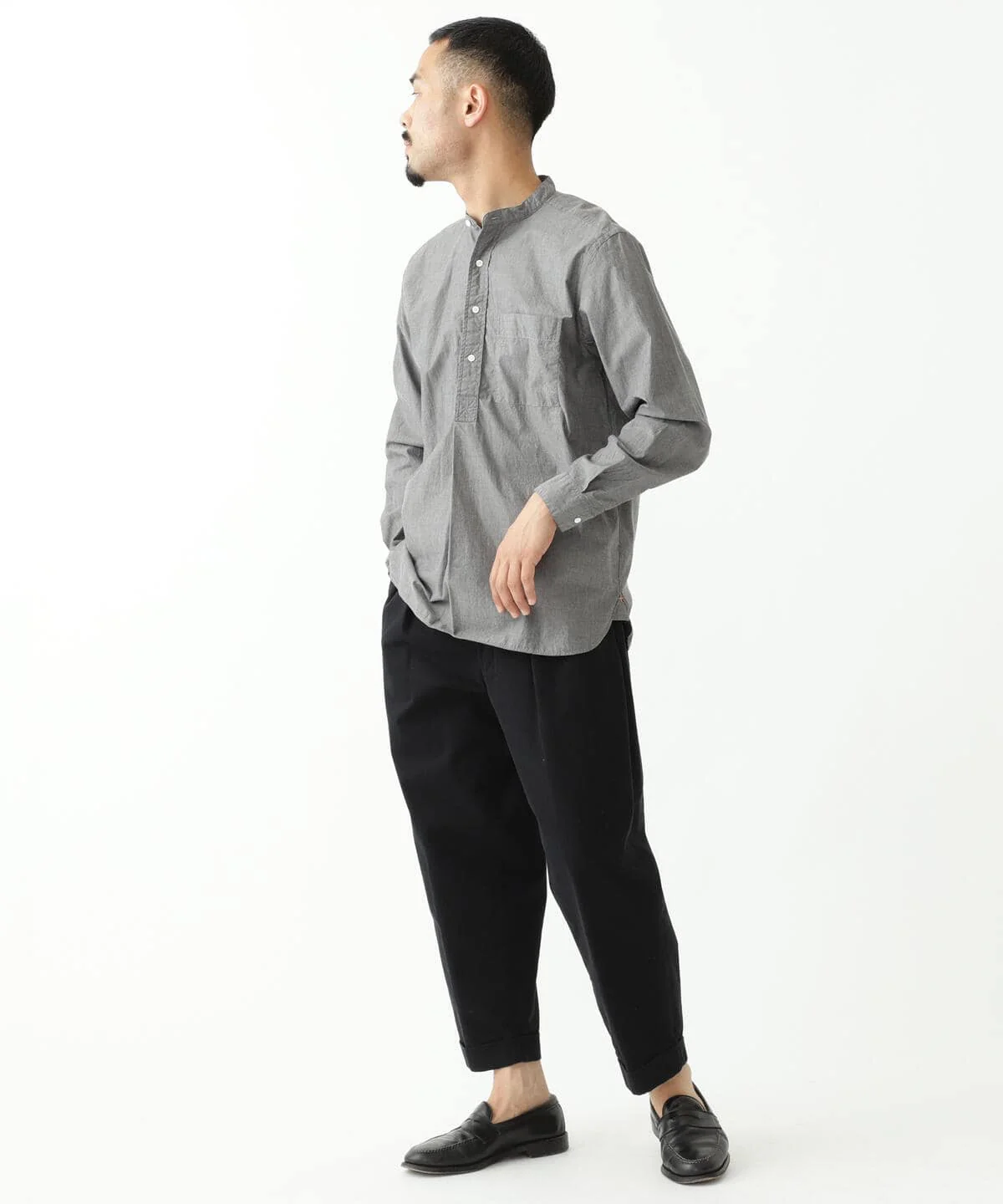 2 Pleats Tapered Twill Trousers - Black - Image 4