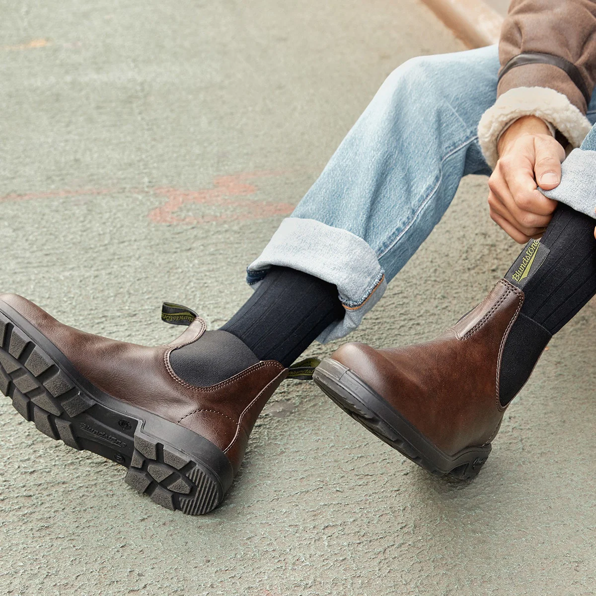 2116 Vegan Chelsea Boot - Brown - Image 3