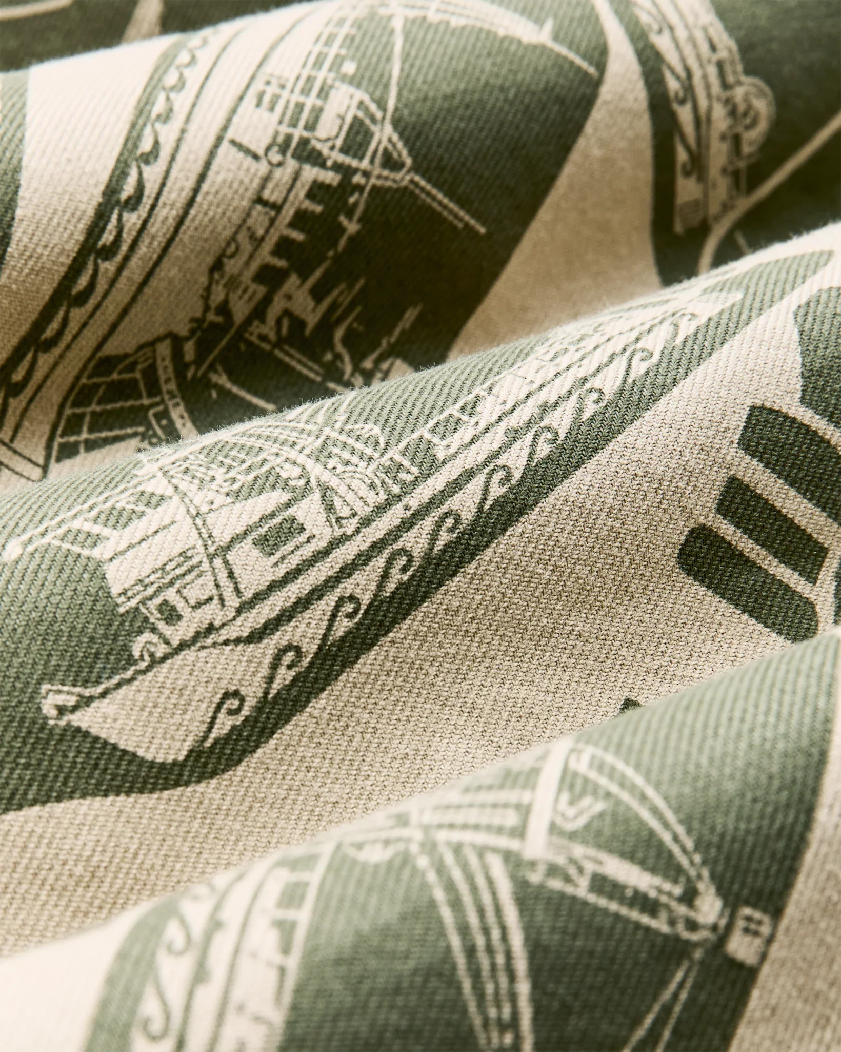 Lightweight Alaskan Guide Shirt - Khaki / Boat Print - Image 4